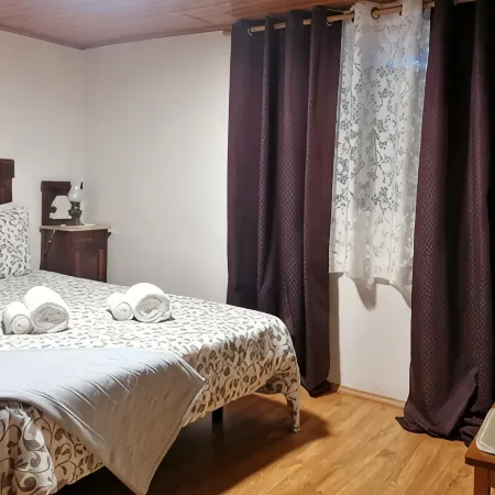 T2 4 km from the beach, with pool and garden