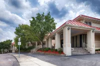 The Boston Hotel - parking