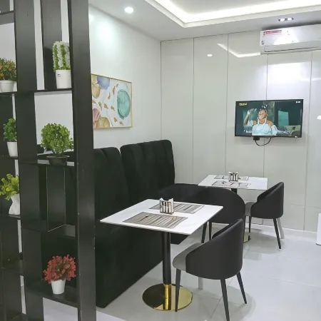 DELIZ PREMIUM LUXURY