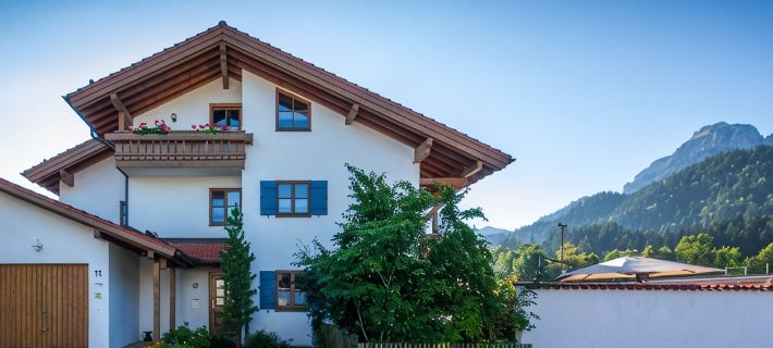 F comfort apartment in maisonette style, fantastic view, prime location Hotele w: Füssen