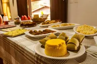 Pousada Casa de Jorge - Breakfast