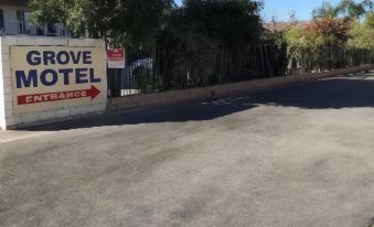 Grove Motel