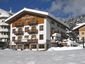 Hotel Ariston B&B and Restaurant Madonna di Campiglio