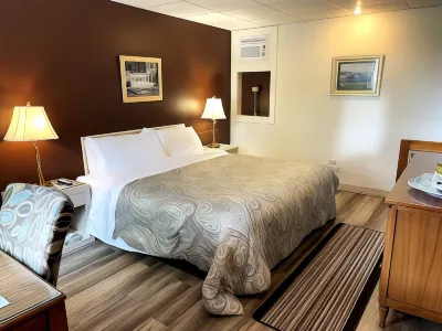 Skaneateles Inn on 20 Hotels near Thayer Park