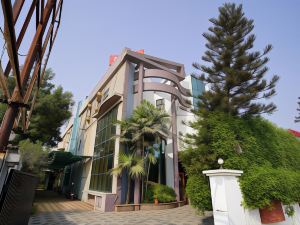 Hotel Gokul