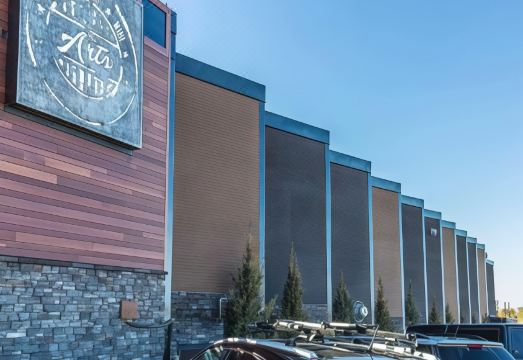 윈덤 가든의 깔끔한 욕조 시설