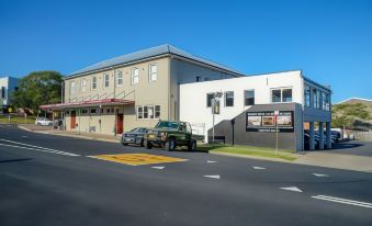 Pier Hotel Coffs Harbour