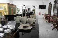 Heeren Straits Hotel
