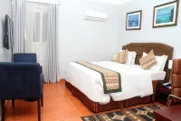 Bolton White Apartment