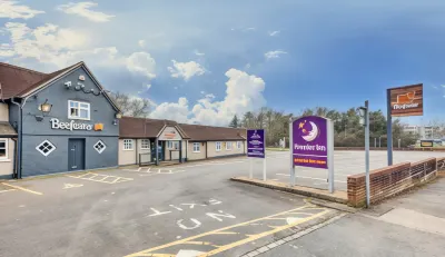 Premier Inn Bracknell (Twin Bridges) Hotels near Picket Post Cl