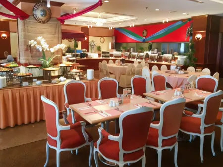 Dynasty Hotel Miri Отели рядом с достопримечательностью «Коко Кабана»