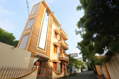 Le Apex Guest House Hotels in Periyamudaliyar Chavadi