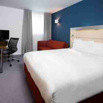 Holiday Inn Express Swindon City Centre Rooms