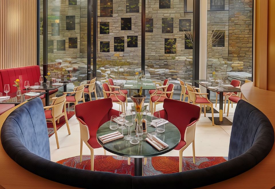 더 첸서리 호텔