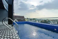 TTR Skypool View Hotel