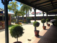 Country Ayr Motel - parking