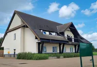 Willen Lodge Hotels in Campbell Park