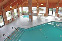 Baymont by Wyndham Battle Creek Downtown - Pools