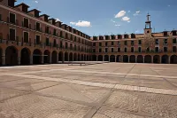 Hotel Plaza Mayor - Pet friendly