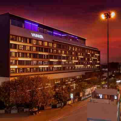 Vivanta Kolkata EM Bypass Hotel Exterior