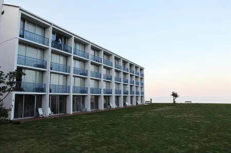 Wilderness Beach Hotel