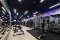 Ramada Hotel and Suites by Wyndham Yerevan - ที่มีฟิตเนส