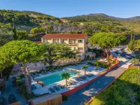 Les Jardins du Cèdre, Boutique hôtel & Gastronomie Hotels in Port-Vendres