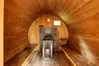 Beautiful Girdwood Cabin with Sauna & Steam Shower