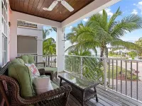 Luxury Key West feel steps from Historic downtown Stuart, minutes from the beach