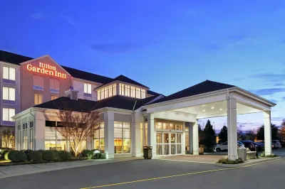 Hilton Garden Inn Chesapeake/Greenbrier Отели рядом с достопримечательностью «Байнбридж Маркетплас»