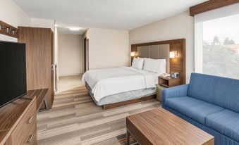 Holiday Inn Express & Suites TACOMA by IHG
