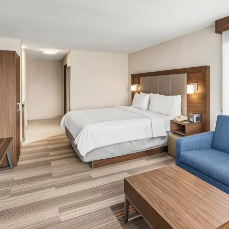 Holiday Inn Express & Suites TACOMA by IHG