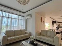 Karawatu Inn ビアクのホテル