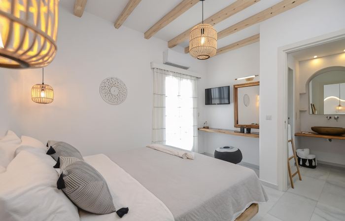 Birikos Studios & Apartments