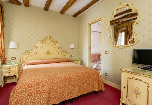 로칸다 알 레온 객실