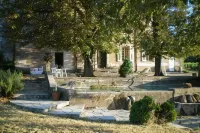 B&B Domaine le Clos du Pavillon "Authenticité et Ressourcement garantis" Hotels near Chapelle Saint Sébastien