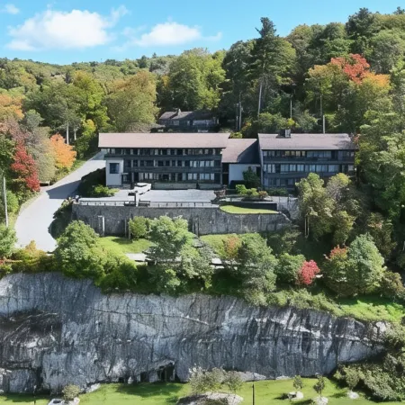 Cliff Dwellers Inn