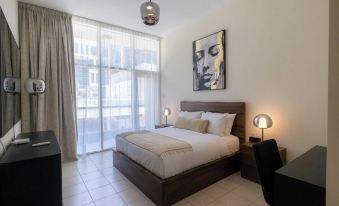 Large Modern 1-Bedroom in Bay Square 9