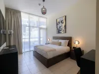 Large Modern 1-Bedroom in Bay Square 9 Hotel in zona ADDC Madinath zayed main office
