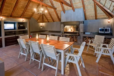 Miles B&B Guest House Отели в г. Оудсхорн