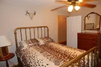 3 Bedroom home with rear deck and covered front porch. Hotels in Delaware County