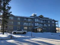Misty Mountain Inn & Suites Hotels in Grande Cache