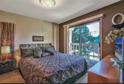 Waterfront South Lake Tahoe Home with Private Dock Hotel in zona Tallac Historic Site