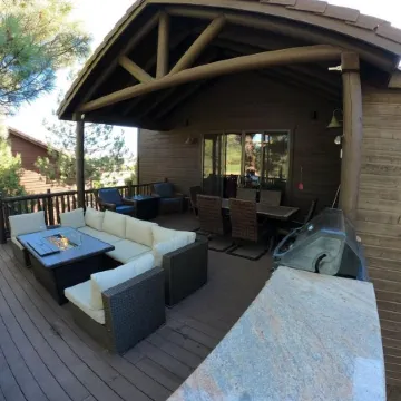 Awesome lodge on the 10th Fairway in the Torreon golf community in Show Low AZ.
