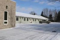 Woodland Inn & Suites Hotels in Medford