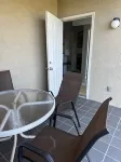 409 1Bd 1 Bedroom Condo by RedAwning