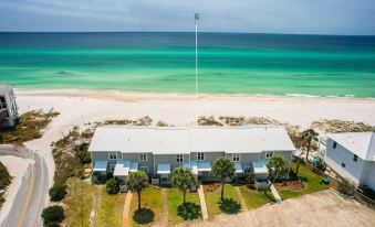 Three Steps to the Beach - 2 Br Townhouse by RedAwning