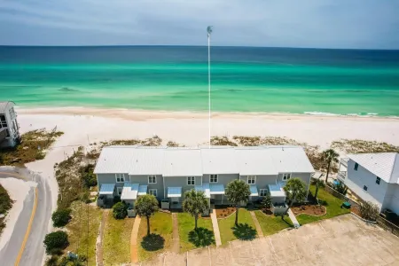 Three Steps to the Beach - 2 Br Townhouse by RedAwning Отели в г. Inlet Beach