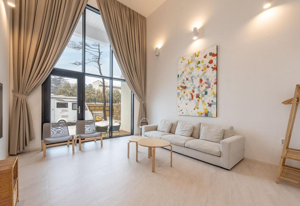 아기고래 풀빌라