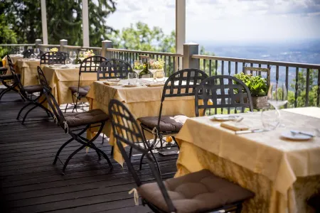 Hotel Colonne Отели рядом с достопримечательностью «Stazione di Varese»